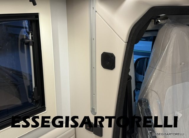 ADRIA NEW MATRIX SELECT M 670 SL 2027 GARAGE, LETTI GEMELLI, DOPPIO PAVIMENTO pieno