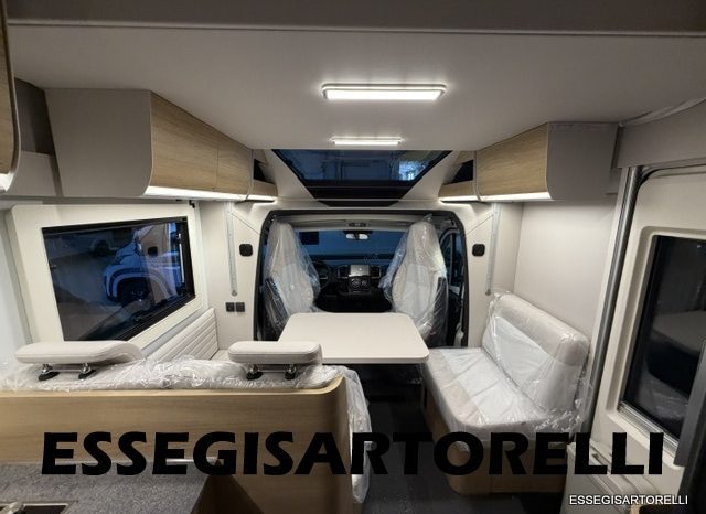 ADRIA NEW MATRIX SELECT M 670 SL 2027 GARAGE, LETTI GEMELLI, DOPPIO PAVIMENTO pieno