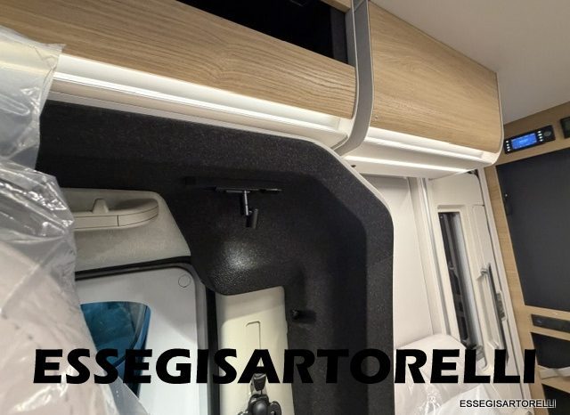 ADRIA NEW MATRIX SELECT M 670 SL 2027 GARAGE, LETTI GEMELLI, DOPPIO PAVIMENTO pieno