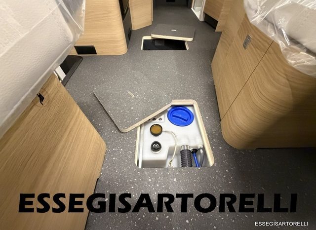 ADRIA NEW MATRIX SELECT M 670 SL 2027 GARAGE, LETTI GEMELLI, DOPPIO PAVIMENTO pieno