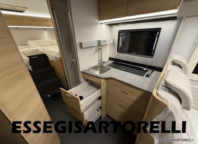 ADRIA NEW MATRIX SELECT M 670 SL 2027 GARAGE, LETTI GEMELLI, DOPPIO PAVIMENTO pieno