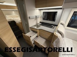 ADRIA NEW MATRIX SELECT M 670 SL 2027 GARAGE, LETTI GEMELLI, DOPPIO PAVIMENTO pieno