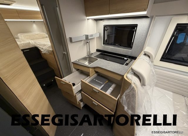 ADRIA NEW MATRIX SELECT M 670 SL 2027 GARAGE, LETTI GEMELLI, DOPPIO PAVIMENTO pieno