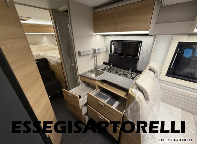 ADRIA NEW MATRIX SELECT M 670 SL 2027 GARAGE, LETTI GEMELLI, DOPPIO PAVIMENTO pieno