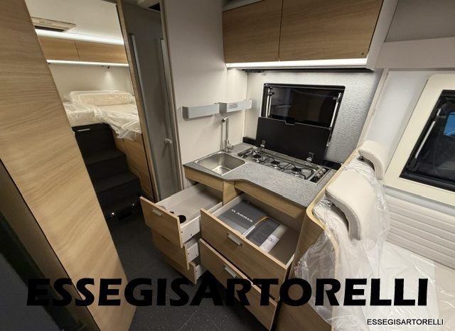 ADRIA NEW MATRIX SELECT M 670 SL 2027 GARAGE, LETTI GEMELLI, DOPPIO PAVIMENTO pieno