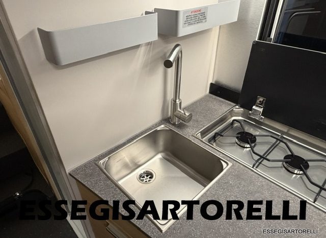ADRIA NEW MATRIX SELECT M 670 SL 2027 GARAGE, LETTI GEMELLI, DOPPIO PAVIMENTO pieno