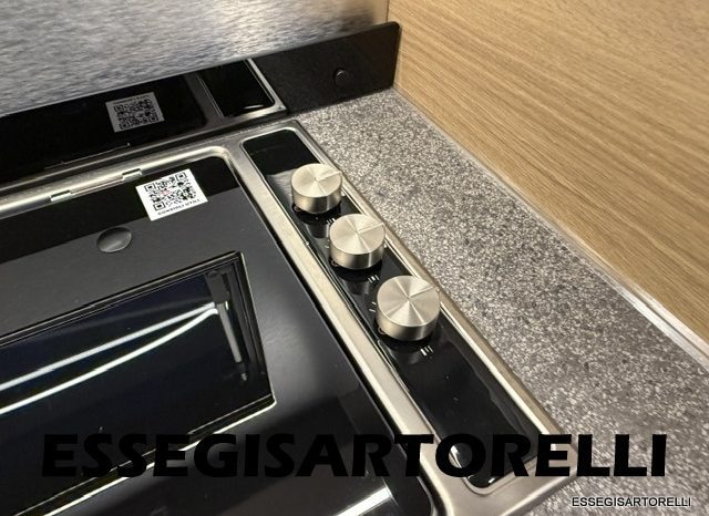 ADRIA NEW MATRIX SELECT M 670 SL 2027 GARAGE, LETTI GEMELLI, DOPPIO PAVIMENTO pieno