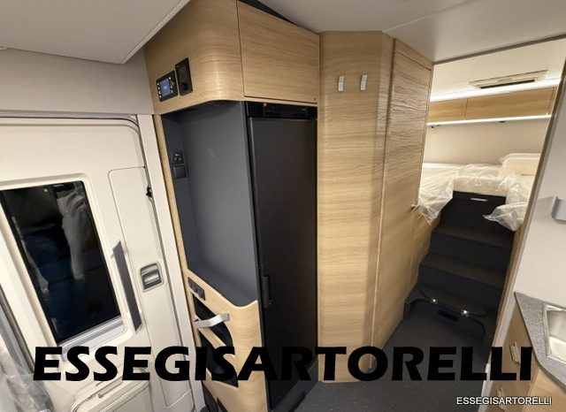 ADRIA NEW MATRIX SELECT M 670 SL 2027 GARAGE, LETTI GEMELLI, DOPPIO PAVIMENTO pieno