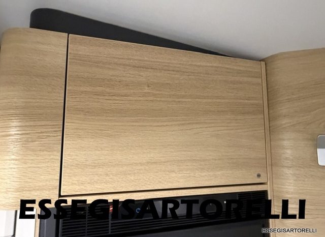 ADRIA NEW MATRIX SELECT M 670 SL 2027 GARAGE, LETTI GEMELLI, DOPPIO PAVIMENTO pieno