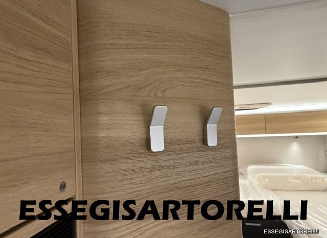 ADRIA NEW MATRIX SELECT M 670 SL 2027 GARAGE, LETTI GEMELLI, DOPPIO PAVIMENTO pieno