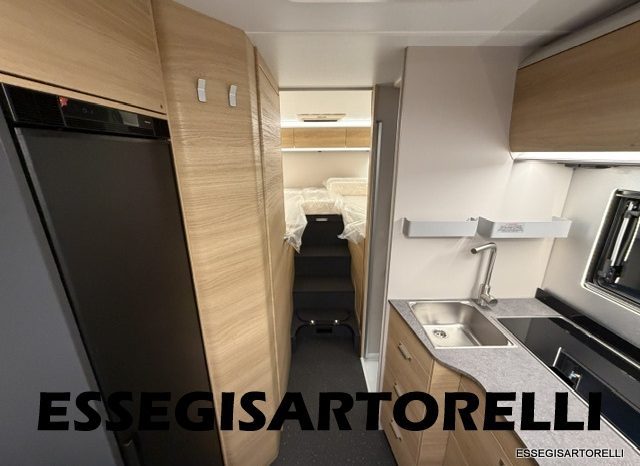 ADRIA NEW MATRIX SELECT M 670 SL 2027 GARAGE, LETTI GEMELLI, DOPPIO PAVIMENTO pieno