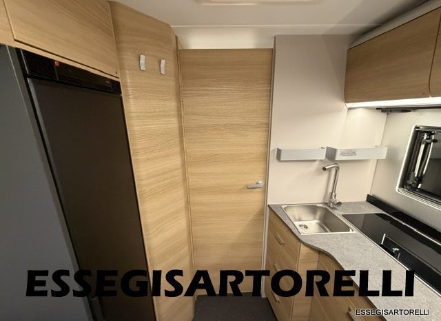 ADRIA NEW MATRIX SELECT M 670 SL 2027 GARAGE, LETTI GEMELLI, DOPPIO PAVIMENTO pieno