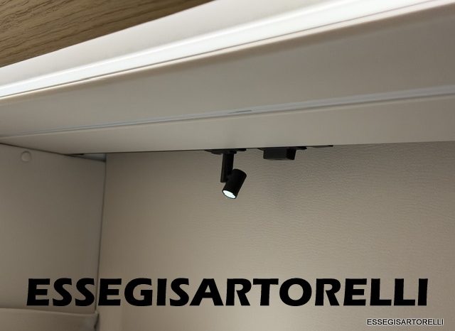 ADRIA NEW MATRIX SELECT M 670 SL 2027 GARAGE, LETTI GEMELLI, DOPPIO PAVIMENTO pieno
