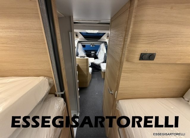 ADRIA NEW MATRIX SELECT M 670 SL 2027 GARAGE, LETTI GEMELLI, DOPPIO PAVIMENTO pieno