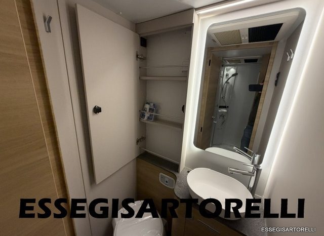 ADRIA NEW MATRIX SELECT M 670 SL 2027 GARAGE, LETTI GEMELLI, DOPPIO PAVIMENTO pieno