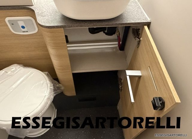 ADRIA NEW MATRIX SELECT M 670 SL 2027 GARAGE, LETTI GEMELLI, DOPPIO PAVIMENTO pieno