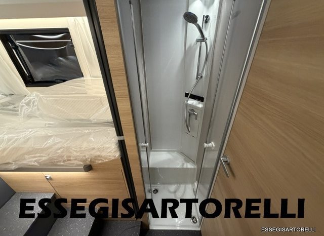ADRIA NEW MATRIX SELECT M 670 SL 2027 GARAGE, LETTI GEMELLI, DOPPIO PAVIMENTO pieno