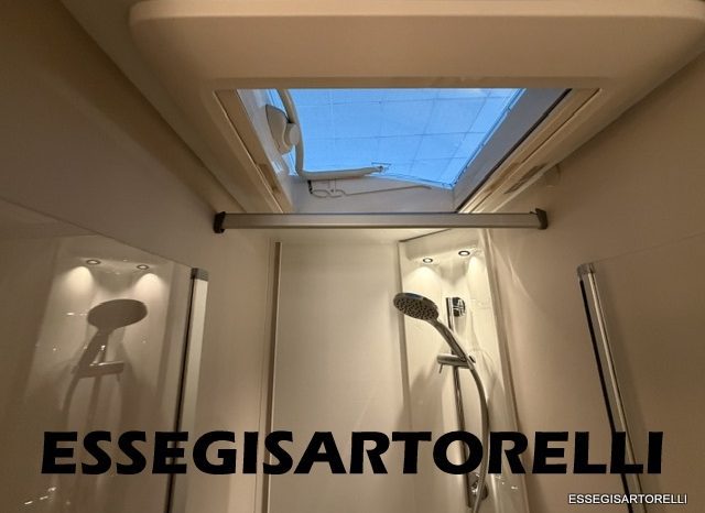 ADRIA NEW MATRIX SELECT M 670 SL 2027 GARAGE, LETTI GEMELLI, DOPPIO PAVIMENTO pieno
