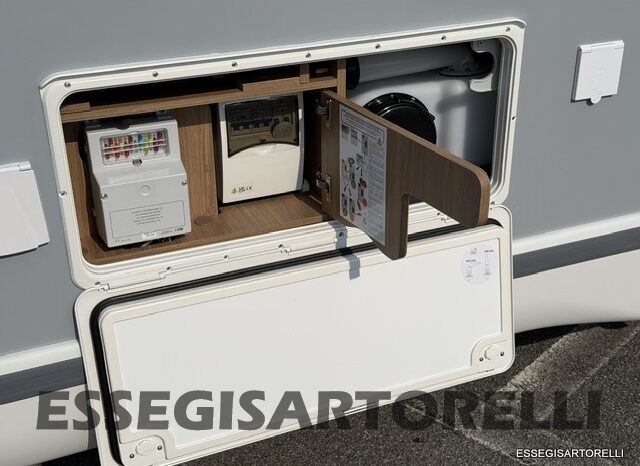 CHAUSSON NEW TITANIUM LINE 777 2027 AUTOMATICO 165 CV POWER LETTI GEMELLI GARAGE E BASCULANTE pieno