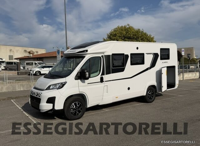 ADRIA NEW COMPACT DL SELECT 2027 LETTI GEMELLI E GARAGE 699 CM pieno