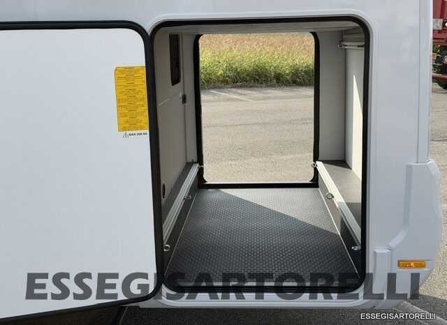 ADRIA NEW COMPACT DL SELECT 2027 LETTI GEMELLI E GARAGE 699 CM pieno