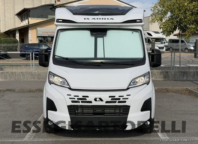 ADRIA NEW COMPACT DL SELECT 2027 LETTI GEMELLI E GARAGE 699 CM pieno