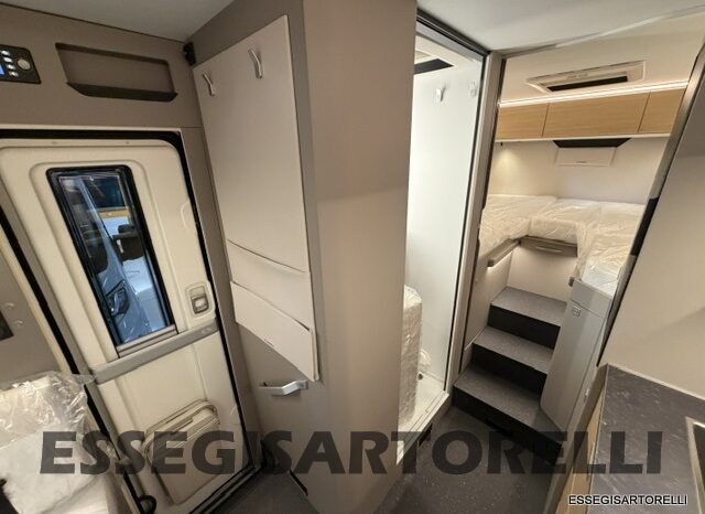 ADRIA NEW COMPACT DL SELECT 2027 LETTI GEMELLI E GARAGE 699 CM pieno