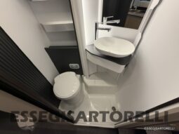 ADRIA NEW COMPACT DL SELECT 2027 LETTI GEMELLI E GARAGE 699 CM pieno