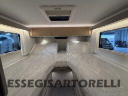 ADRIA NEW COMPACT DL SELECT 2027 LETTI GEMELLI E GARAGE 699 CM pieno