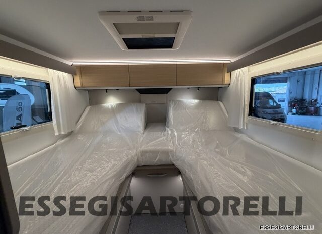 ADRIA NEW COMPACT DL SELECT 2027 LETTI GEMELLI E GARAGE 699 CM pieno