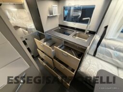 ADRIA NEW COMPACT DL SELECT 2027 LETTI GEMELLI E GARAGE 699 CM pieno