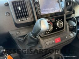MOTORHOME KNAUS SKY I 700 LX GARAGE LETTO NAUTICO FULL 150 CV 2018 PATENTE C pieno