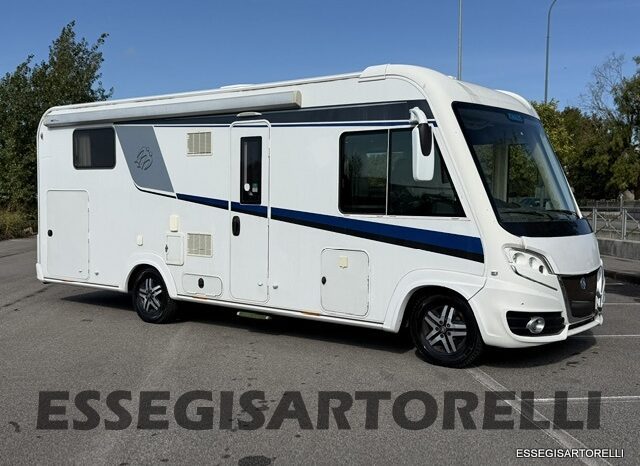 MOTORHOME KNAUS SKY I 700 LX GARAGE LETTO NAUTICO FULL 150 CV 2018 PATENTE C pieno