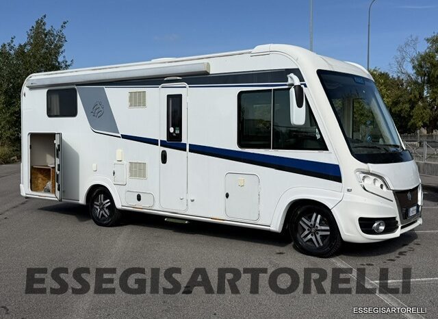 MOTORHOME KNAUS SKY I 700 LX GARAGE LETTO NAUTICO FULL 150 CV 2018 PATENTE C pieno