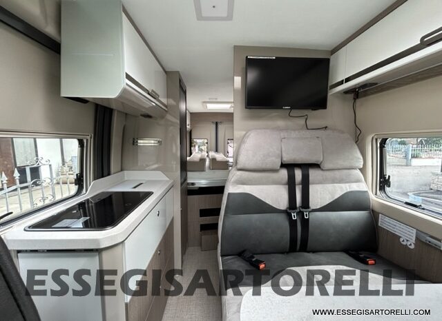 OCCASIONE : CHAUSSON PREMIUM V 690 160 CV AUTOMATICO 2023 FULL km 9.618 DOPPIO CLIMA pieno