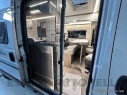 OCCASIONE : CHAUSSON PREMIUM V 690 160 CV AUTOMATICO 2023 FULL km 9.618 DOPPIO CLIMA pieno