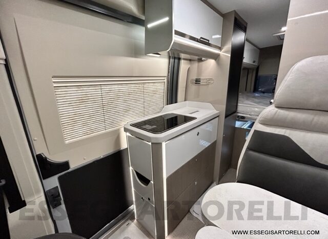 OCCASIONE : CHAUSSON PREMIUM V 690 160 CV AUTOMATICO 2023 FULL km 9.618 DOPPIO CLIMA pieno