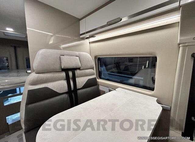 OCCASIONE : CHAUSSON PREMIUM V 690 160 CV AUTOMATICO 2023 FULL km 9.618 DOPPIO CLIMA pieno