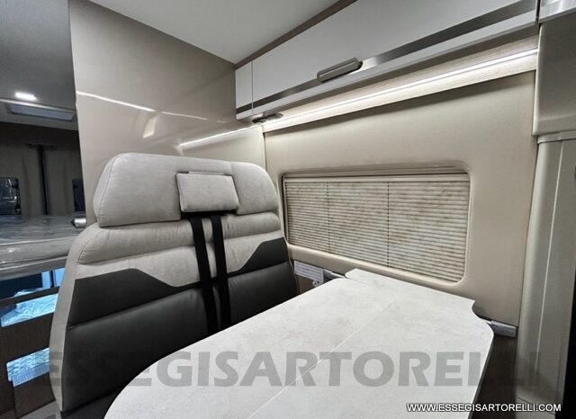 OCCASIONE : CHAUSSON PREMIUM V 690 160 CV AUTOMATICO 2023 FULL km 9.618 DOPPIO CLIMA pieno