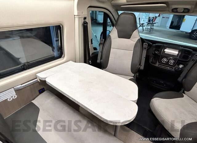 OCCASIONE : CHAUSSON PREMIUM V 690 160 CV AUTOMATICO 2023 FULL km 9.618 DOPPIO CLIMA pieno