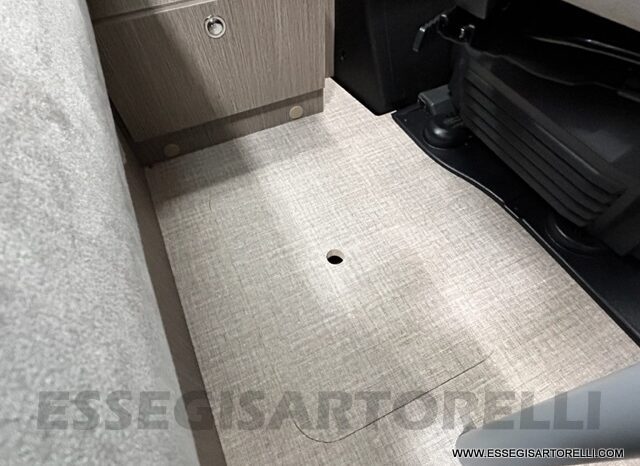 OCCASIONE : CHAUSSON PREMIUM V 690 160 CV AUTOMATICO 2023 FULL km 9.618 DOPPIO CLIMA pieno