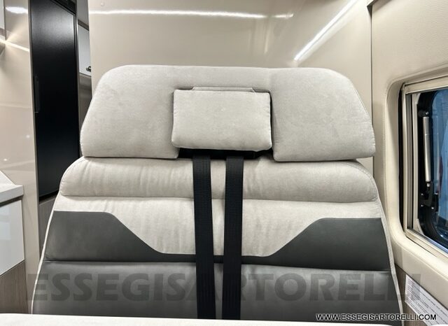 OCCASIONE : CHAUSSON PREMIUM V 690 160 CV AUTOMATICO 2023 FULL km 9.618 DOPPIO CLIMA pieno